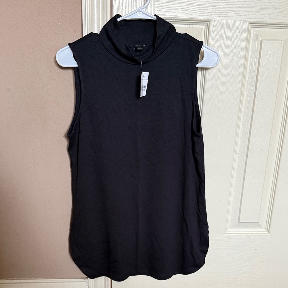 Ann Taylor Black Sleeveless Tank Top